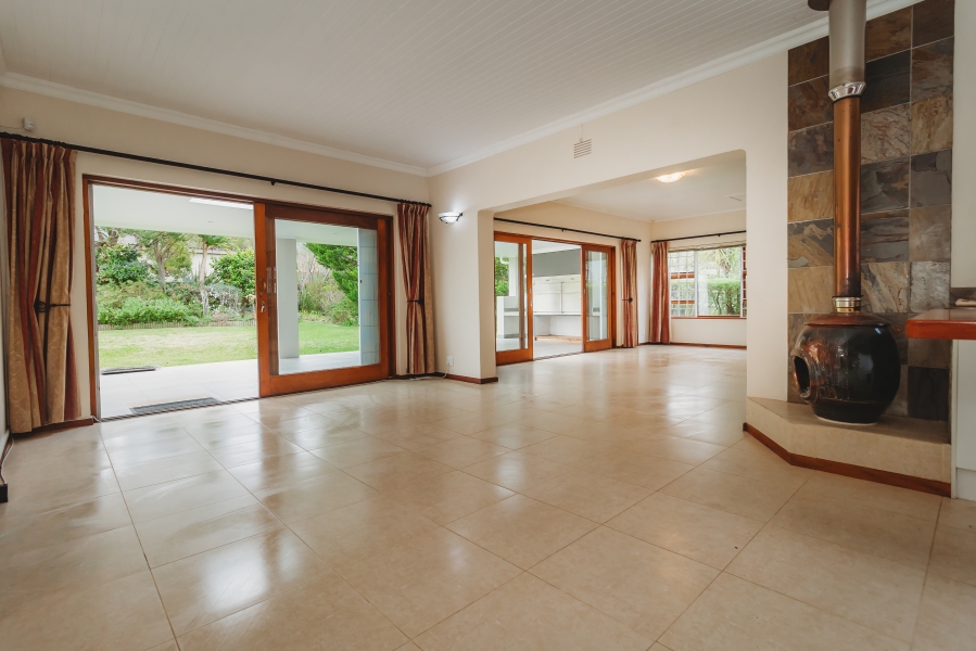 4 Bedroom Property for Sale in Heatherlands Western Cape